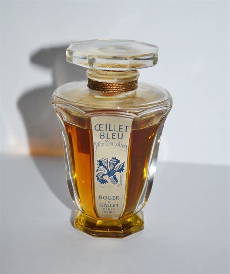 blue carnation perfume